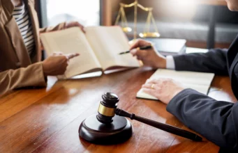 Impact de la Fin d’un Contrat Public sur l’Indemnisation